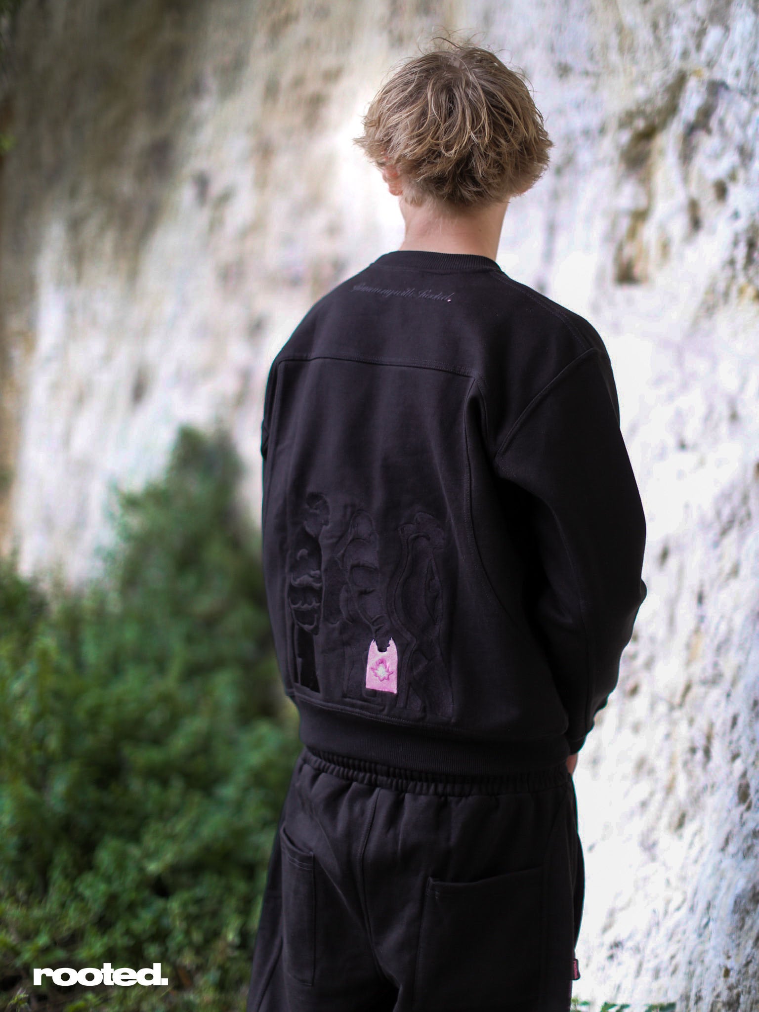 RUNAWAY ROOTED V2 CREWNECK