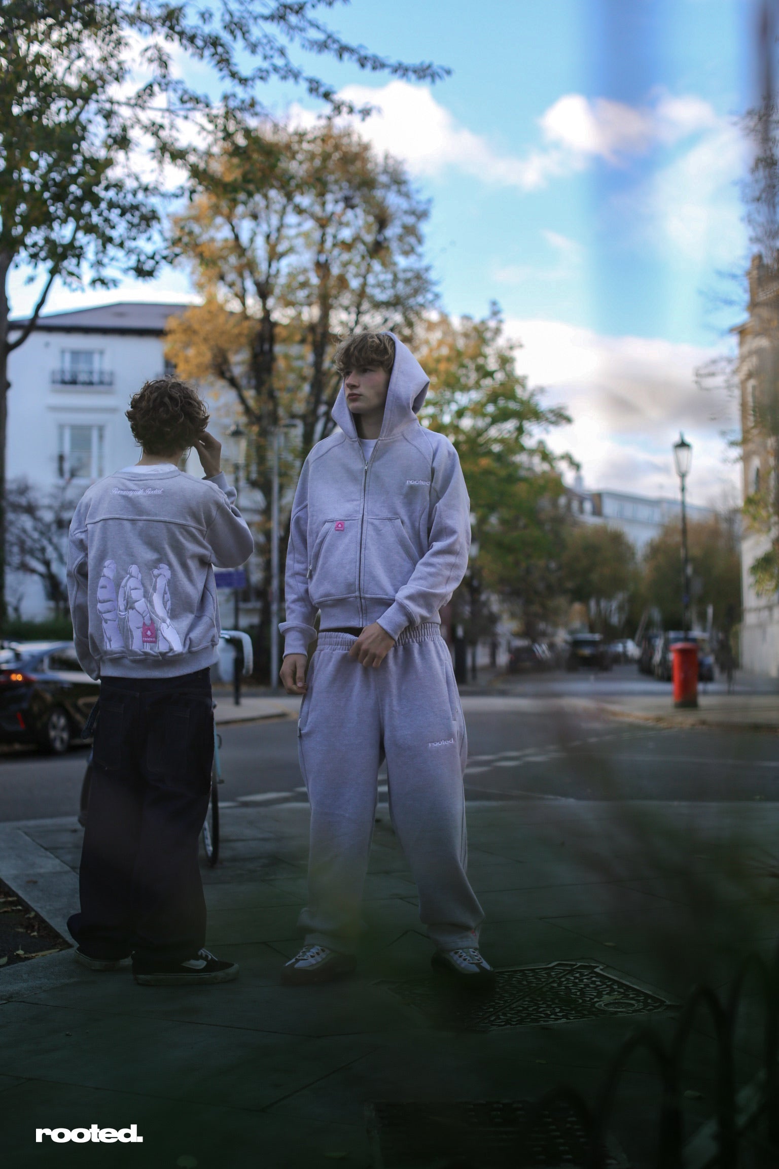 RUNAWAY ROOTED V2 SWEATS